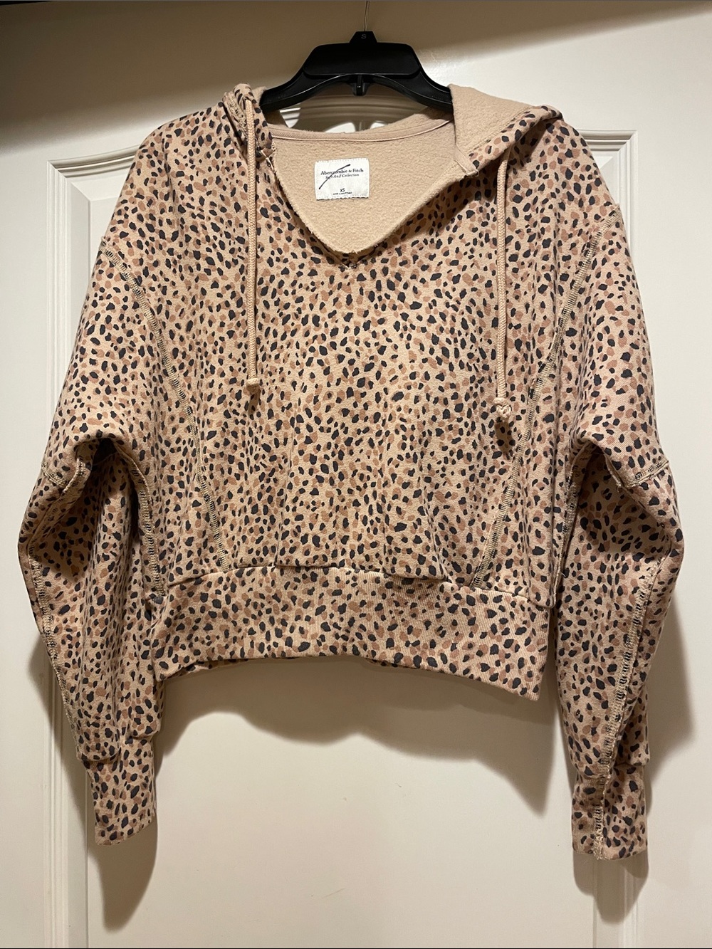 Abercrombie & Fitch Leopard Print Cropped Hoodie - Tan & Black